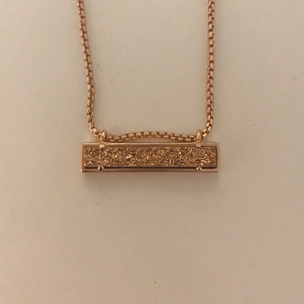 Kendra Scott necklace